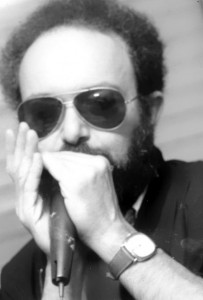 SAM BENZO durante una actuación en Suiza en 1987. SAM BENZO durante una actuación en Suiza en 1987.